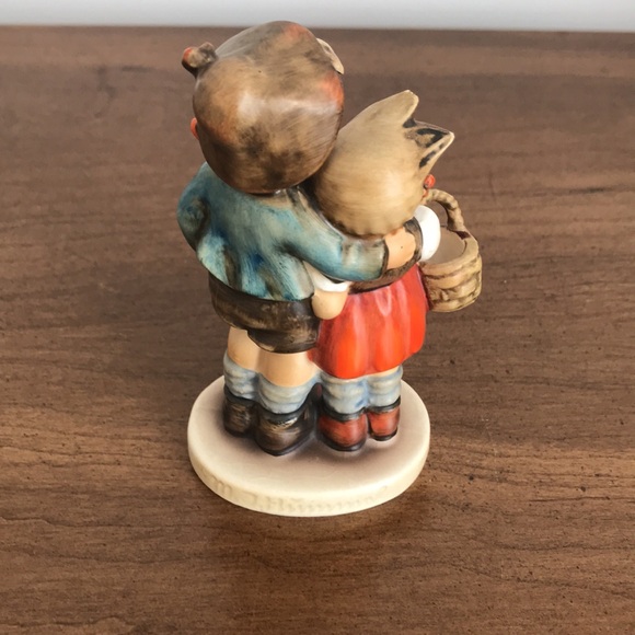 Hummel Surprise - Picture 3 of 5